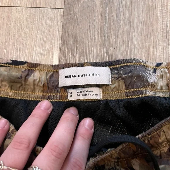 Urban Outfitters Brown Tan Cargo Pants - Picture 2 of 5